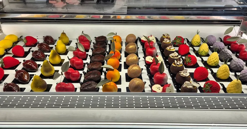 Vetrina refrigerata di gelato e dolci Fuori Porta